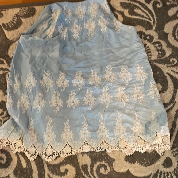 boho Long floral duster vest cape cod style nwot
Need to down size my closet - Picture 3 of 3